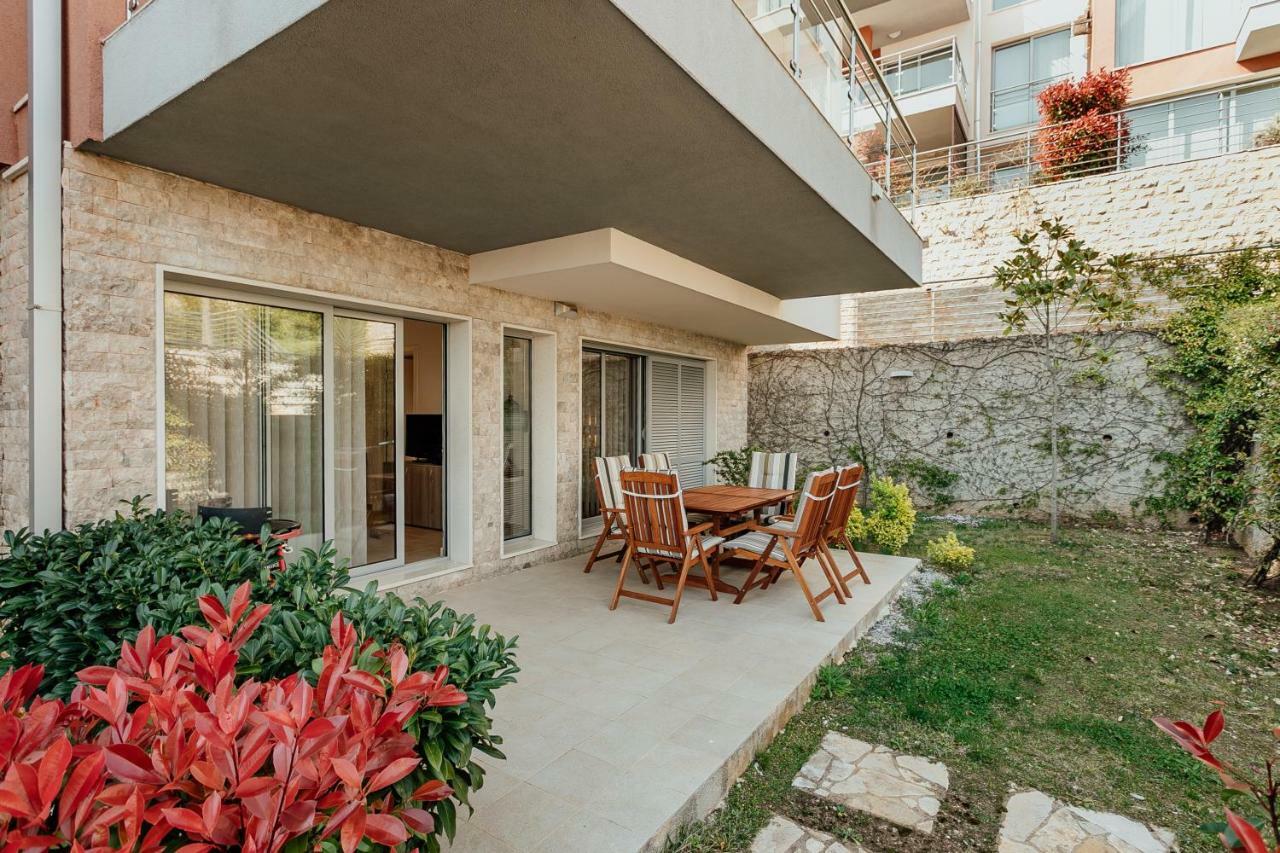 Acacia Hill A3 Apartment Ðenovići Bagian luar foto