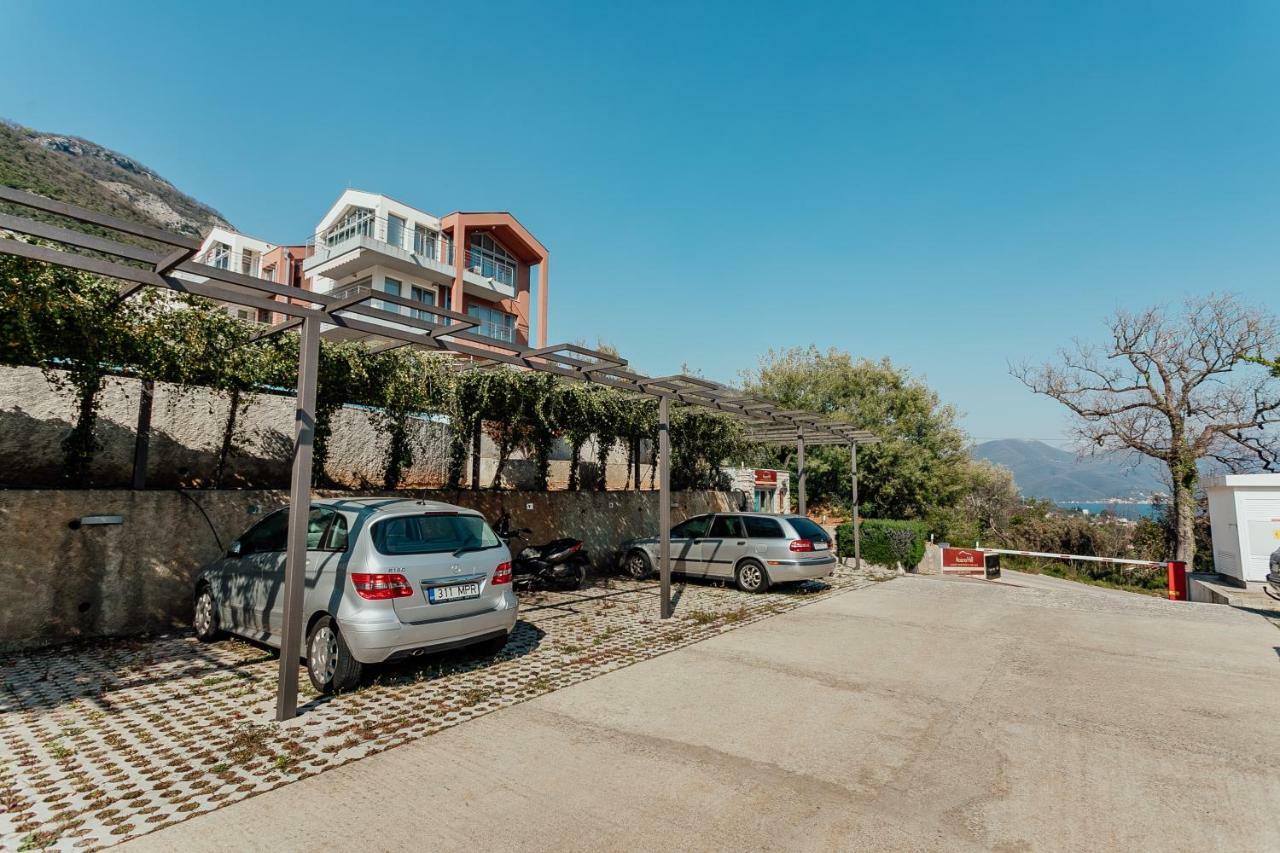 Acacia Hill A3 Apartment Ðenovići Bagian luar foto