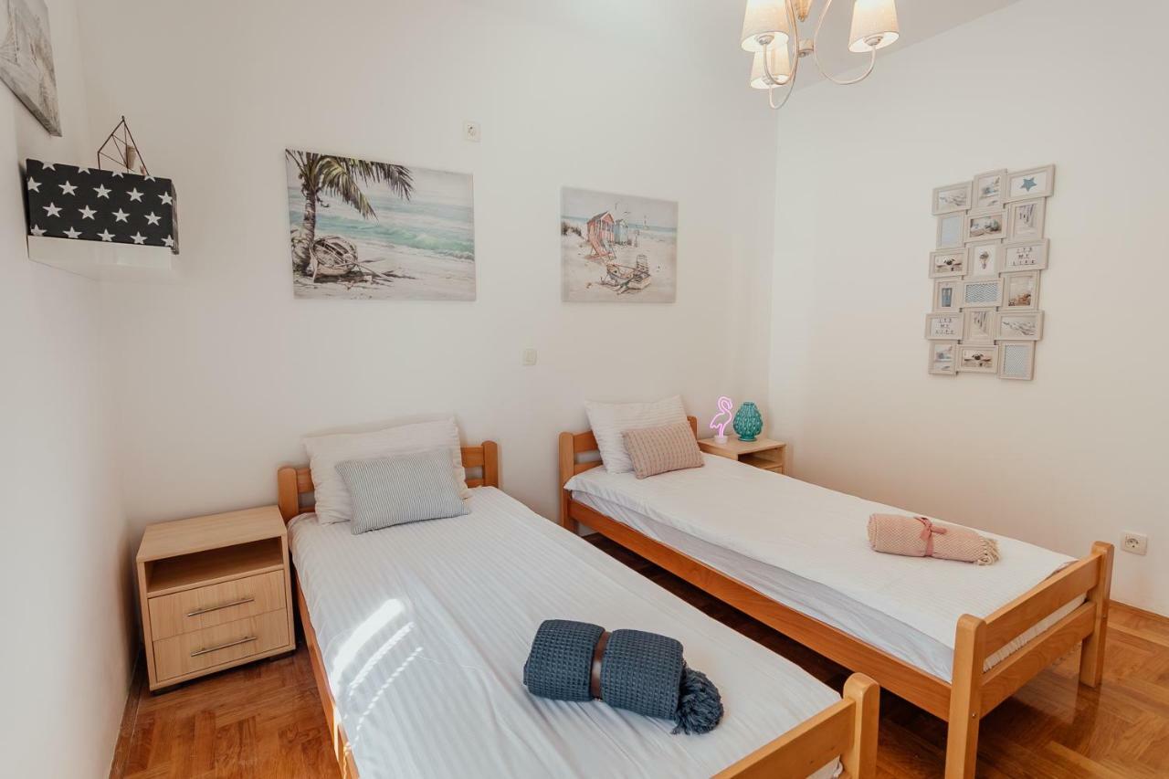Acacia Hill A3 Apartment Ðenovići Bagian luar foto
