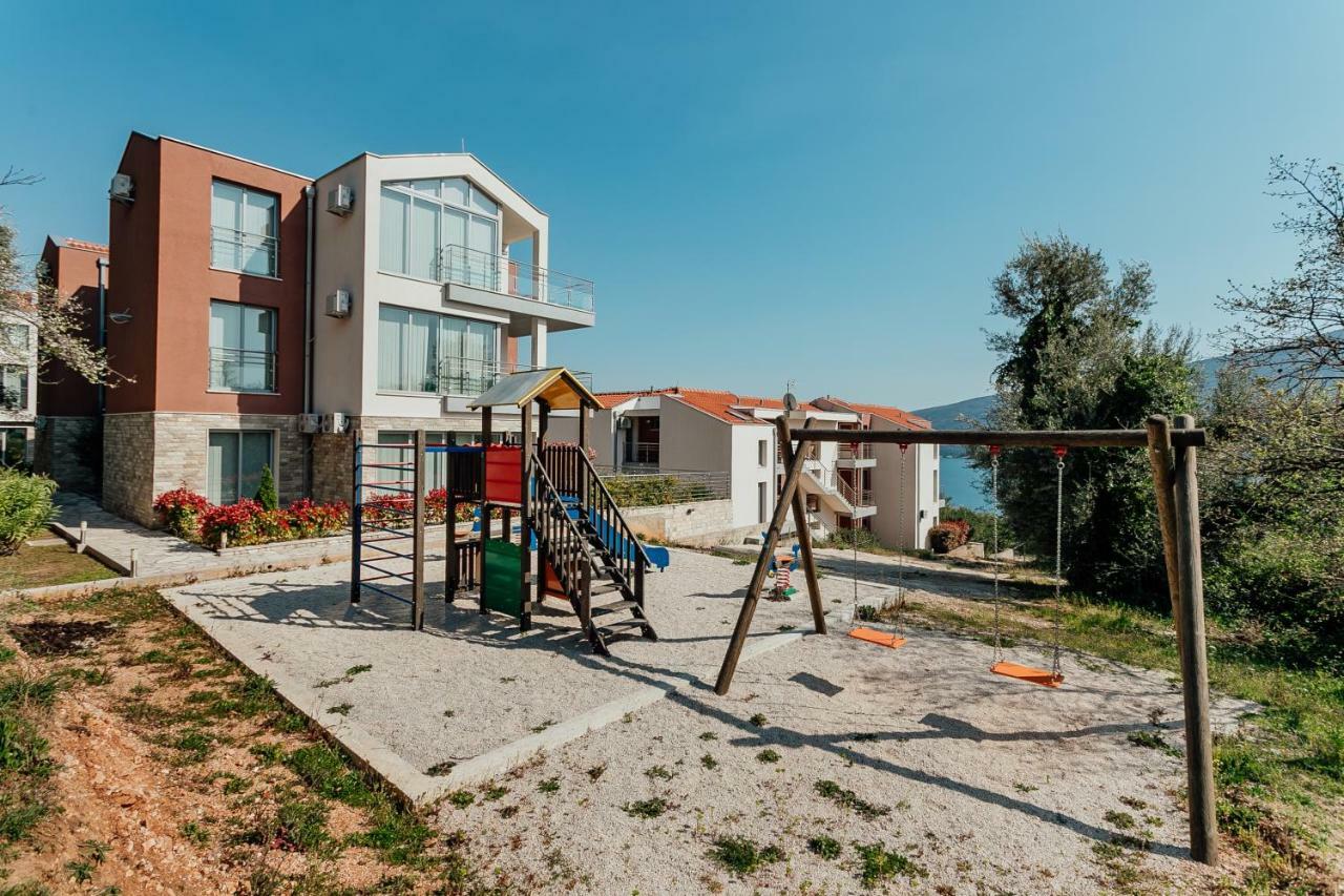 Acacia Hill A3 Apartment Ðenovići Bagian luar foto