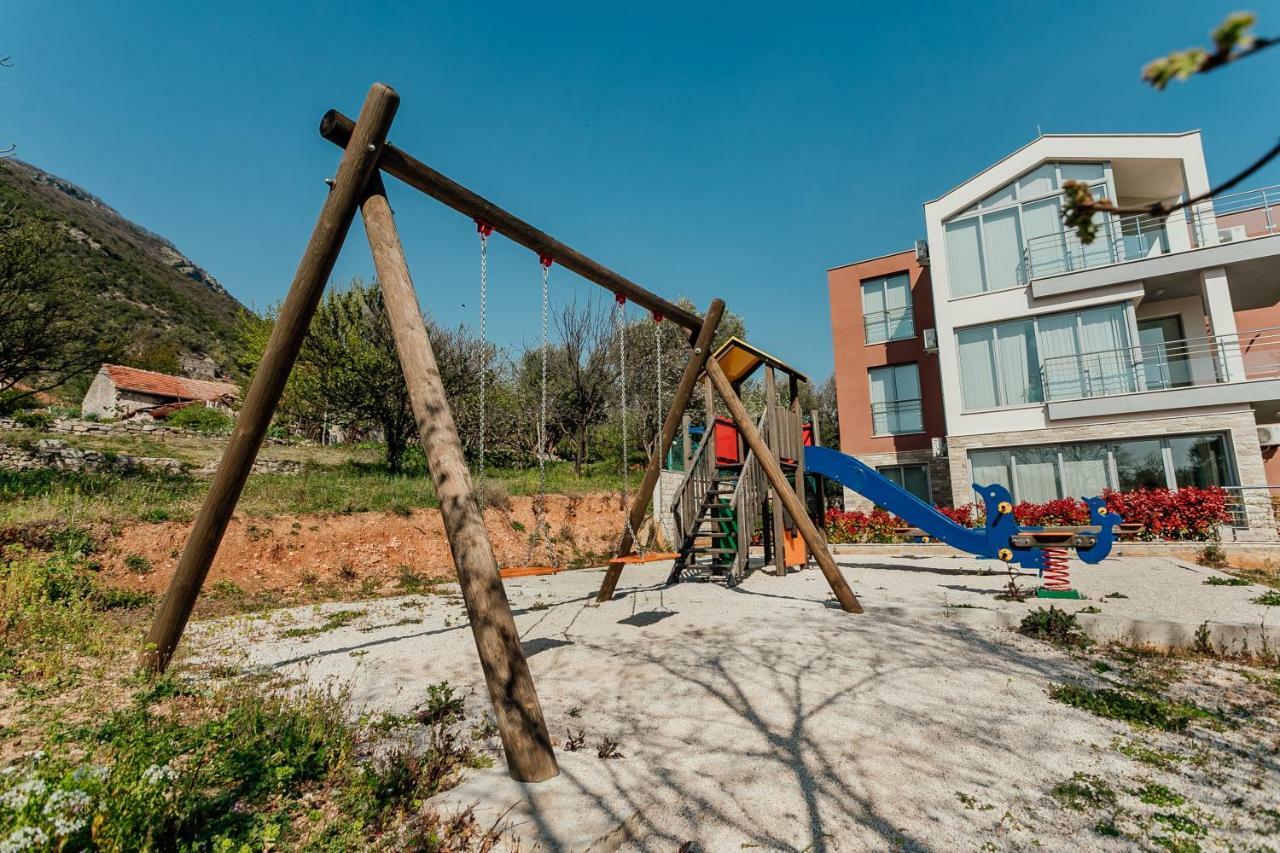 Acacia Hill A3 Apartment Ðenovići Bagian luar foto