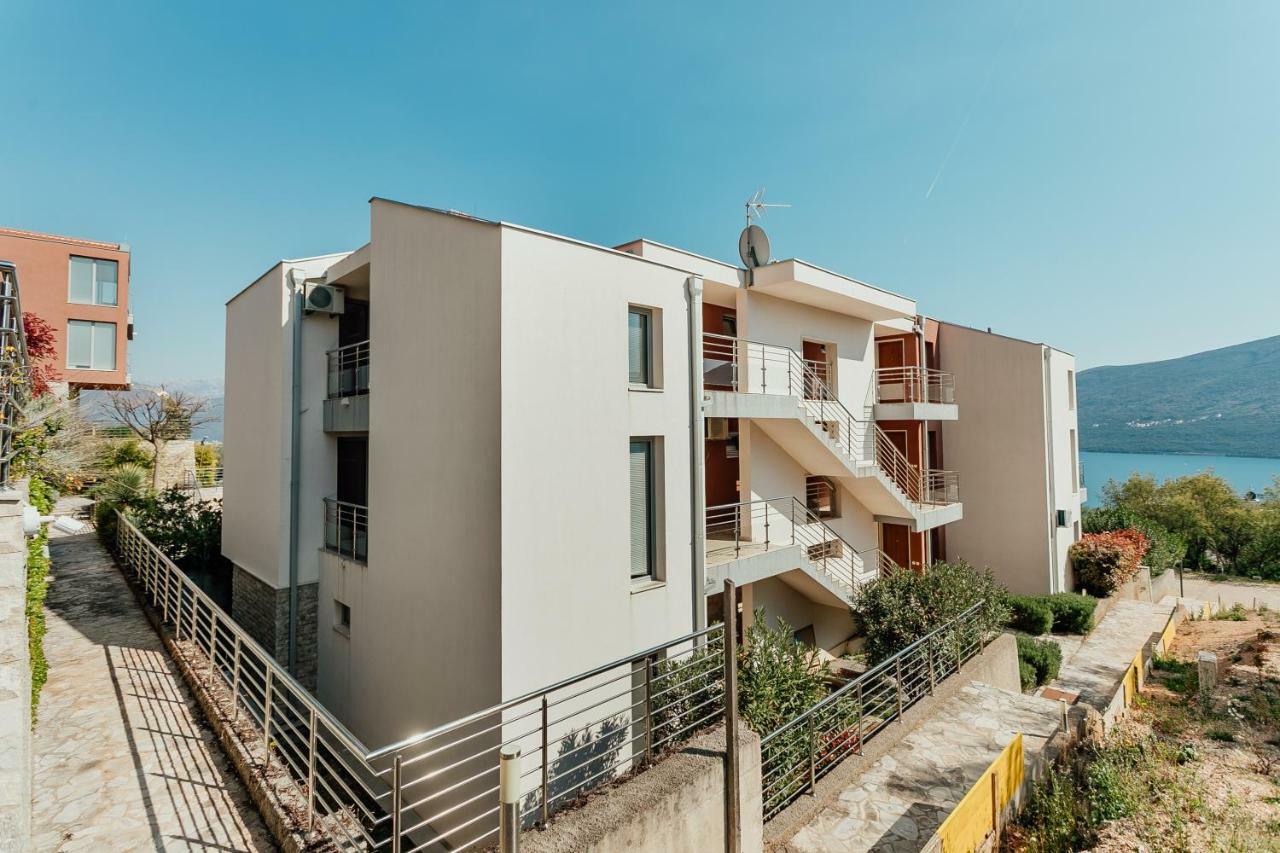 Acacia Hill A3 Apartment Ðenovići Bagian luar foto