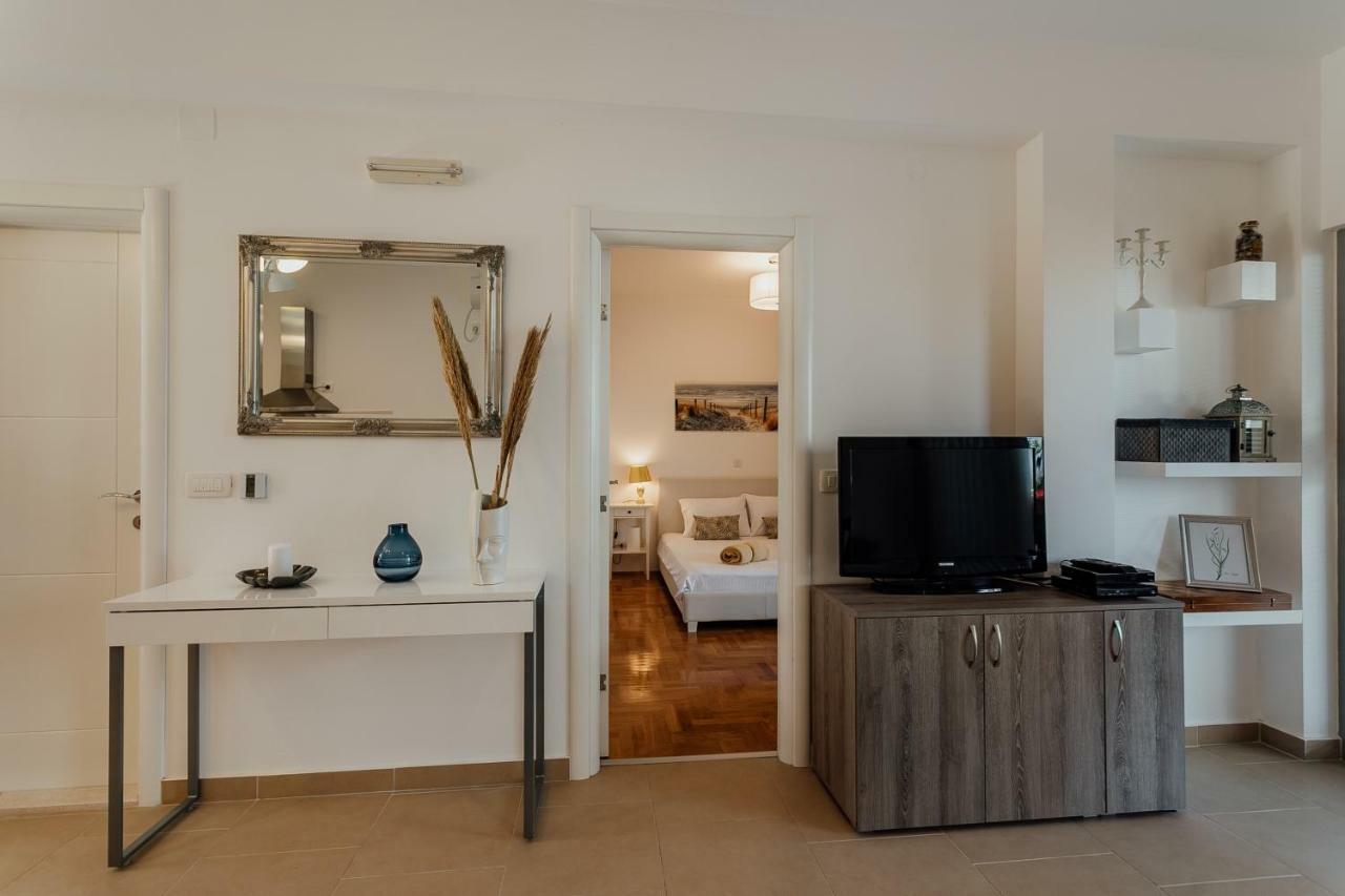 Acacia Hill A3 Apartment Ðenovići Bagian luar foto