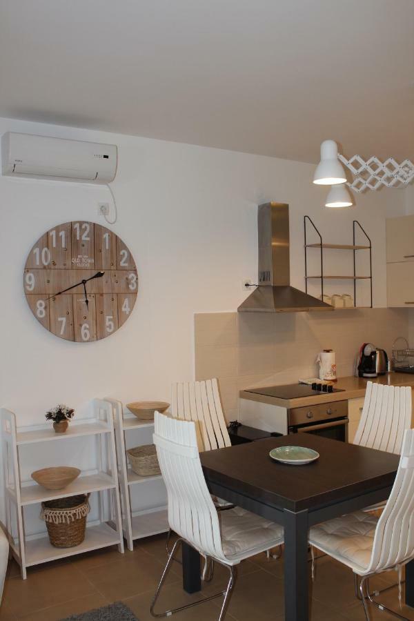 Acacia Hill A3 Apartment Ðenovići Bagian luar foto
