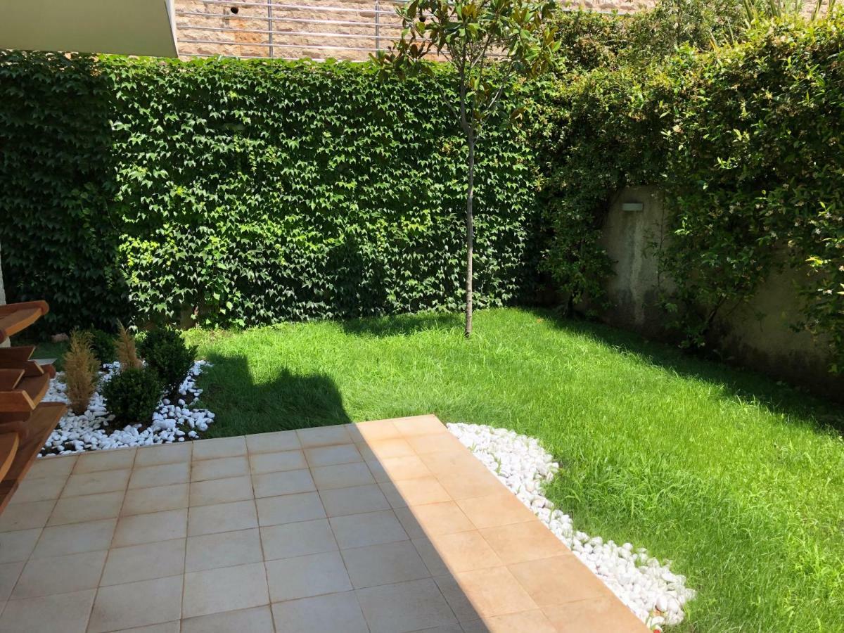Acacia Hill A3 Apartment Ðenovići Bagian luar foto